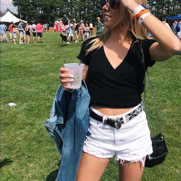 Meet your Posher, Lauren - Picture 6 of 7